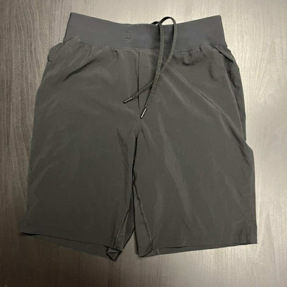 Lululemon Mens T.H.E. Short *Linerless 9.5" Black - Small - Picture 2 of 4